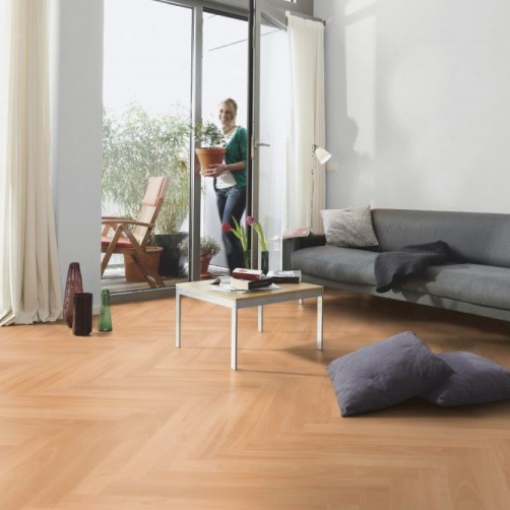 bükk halszálka parketta,gőzölt bükk hagyományos parketta,halszálka parketta,tölgy lakkozott parketta,gőzölt akác parketta,monte titano parketta,soulum svédpadlóselyemfényű lakkozott parketta,matt lakkozott hagyományos parketta,tölgy lakkozott parketta,kőr